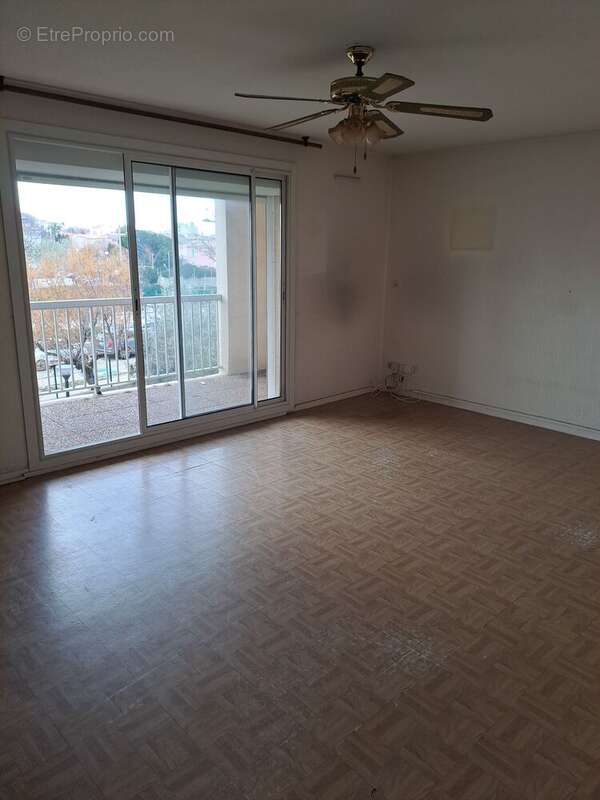 Photo 2 - Appartement à MARSEILLE-8E