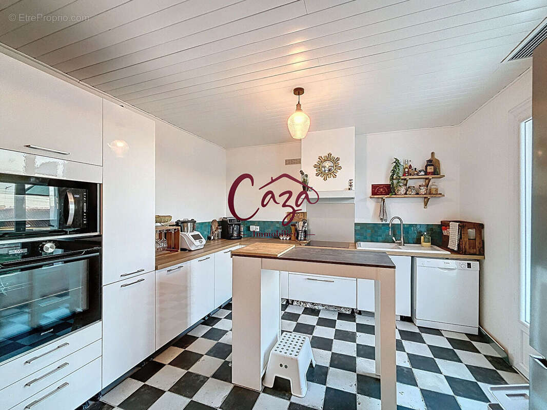 Maison à FARGUES-SAINT-HILAIRE