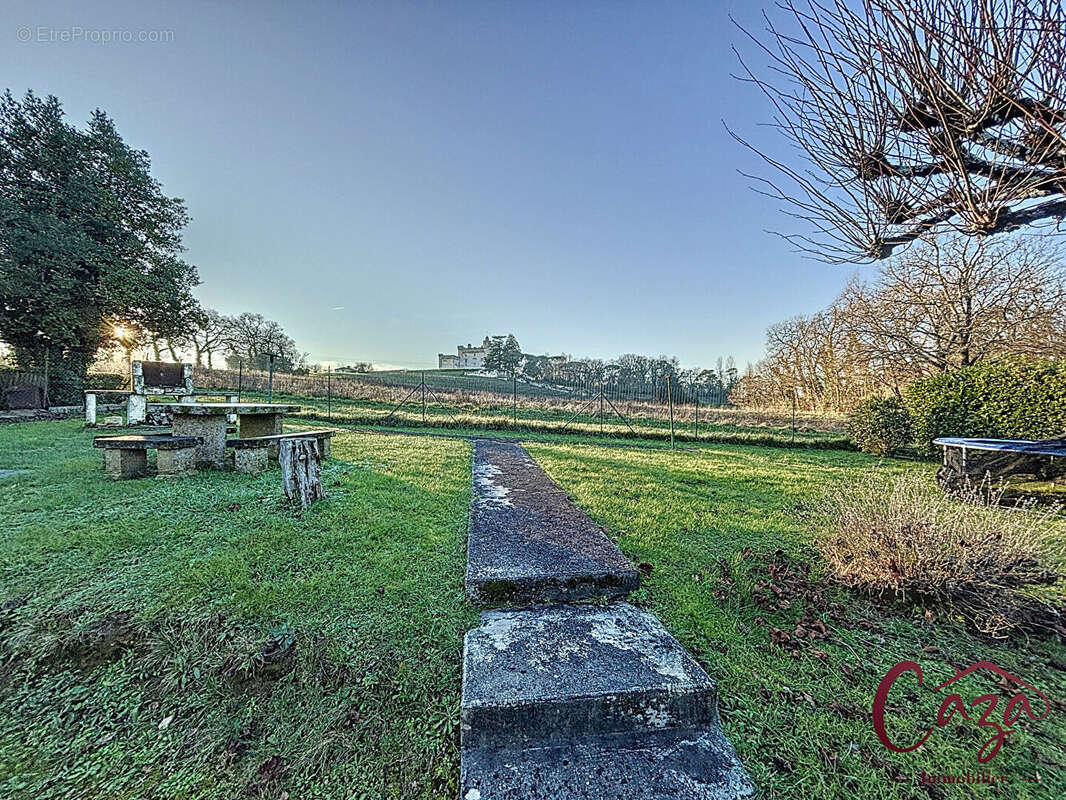 Maison à FARGUES-SAINT-HILAIRE