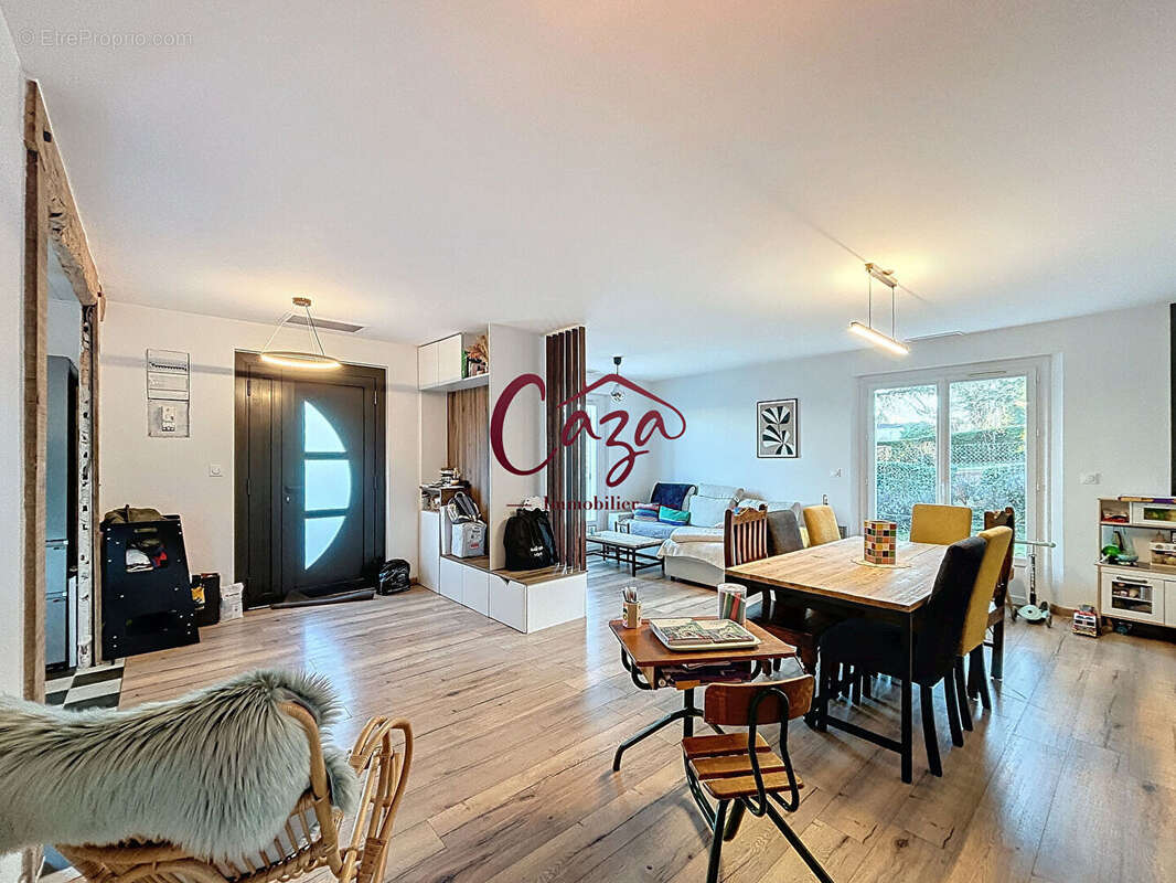 Maison à FARGUES-SAINT-HILAIRE