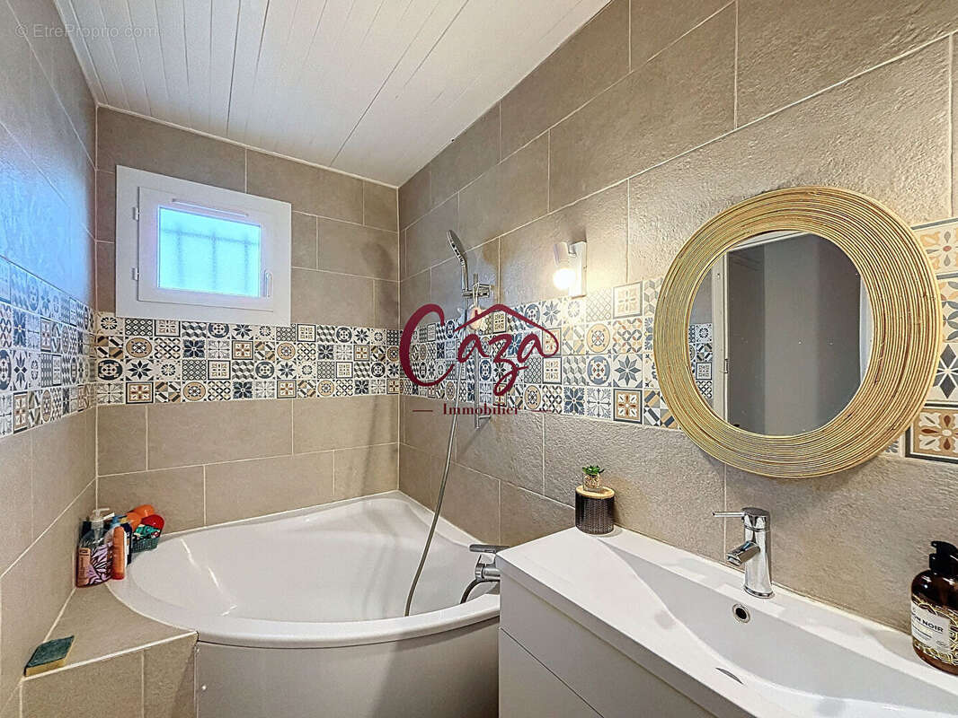 Maison à FARGUES-SAINT-HILAIRE