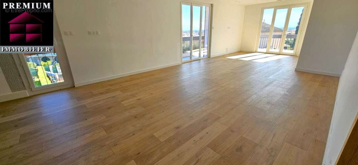 Maison à SAINT-ESTEVE