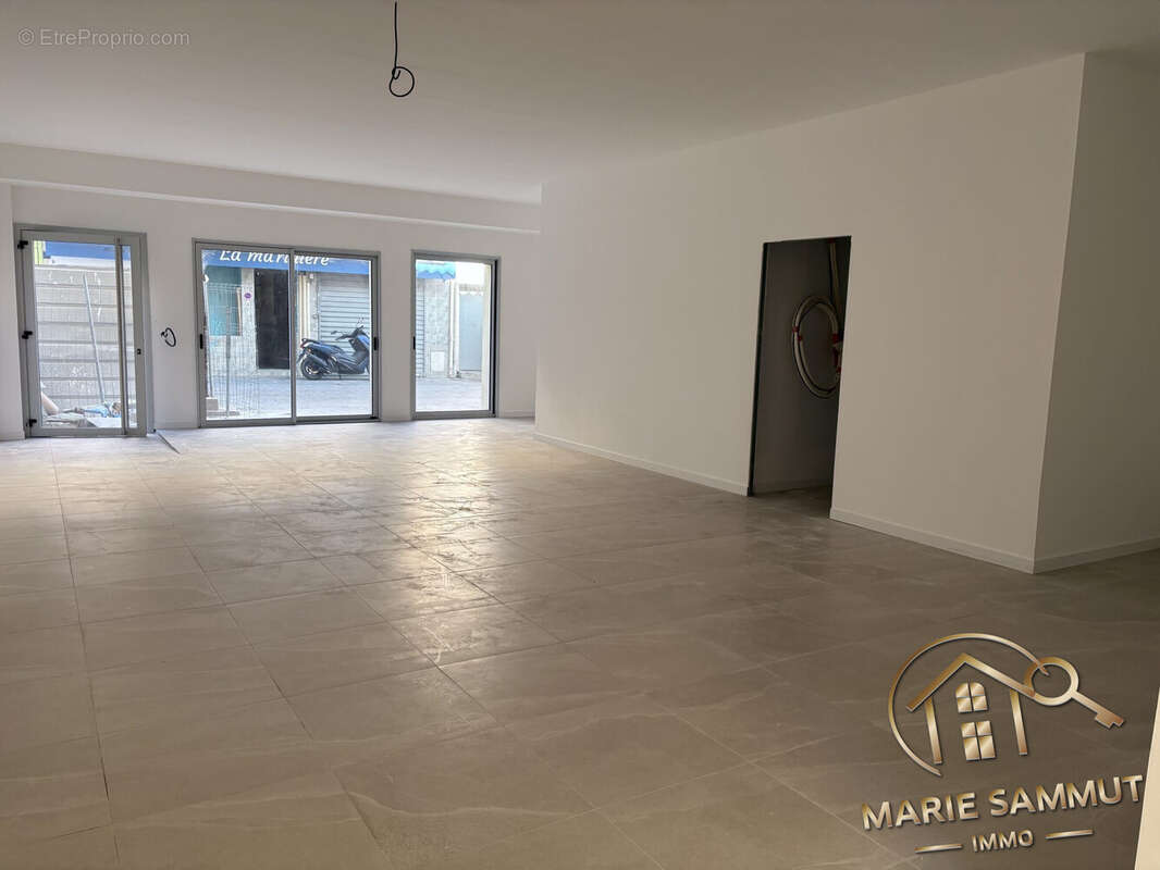 Commerce à LE GRAU-DU-ROI