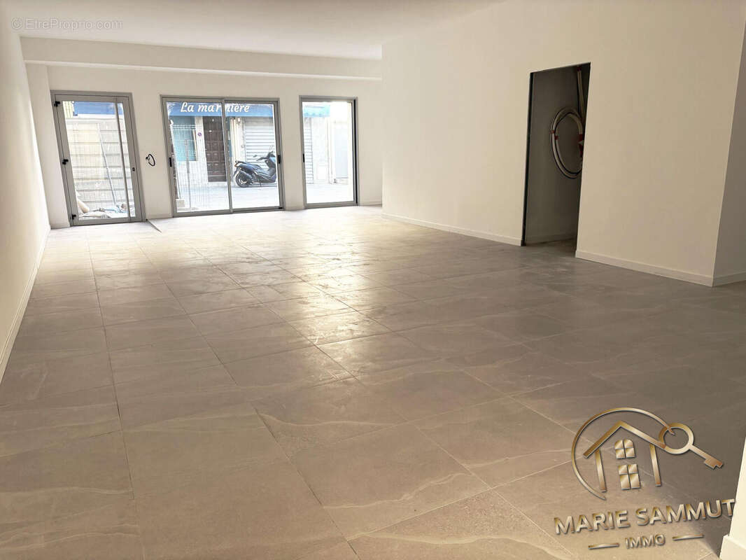 Commerce à LE GRAU-DU-ROI