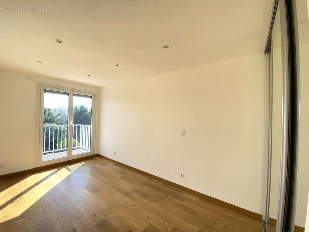 Appartement à CHENNEVIERES-SUR-MARNE