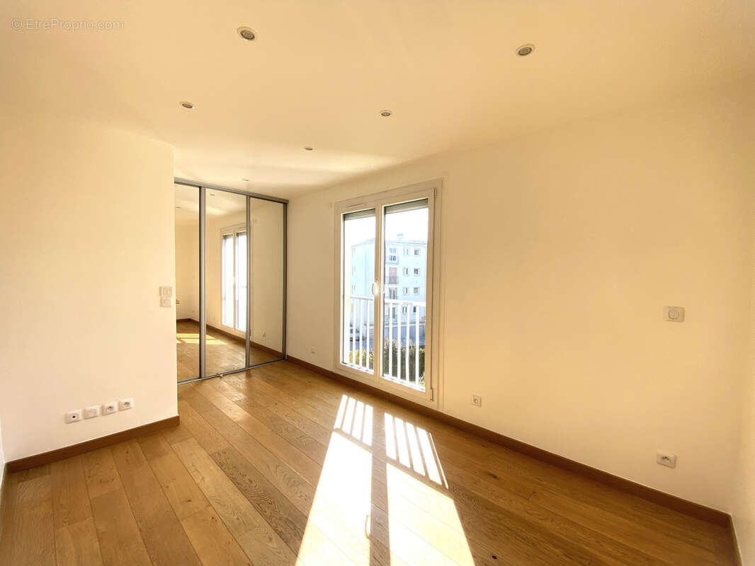 Appartement à CHENNEVIERES-SUR-MARNE