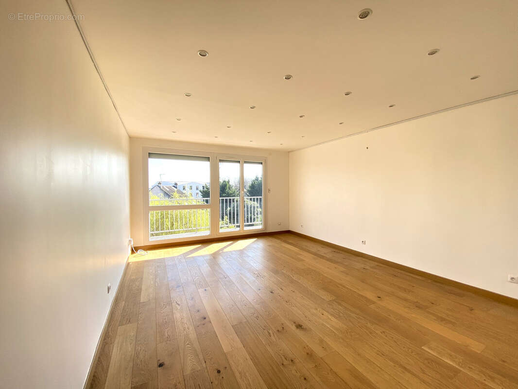 Appartement à CHENNEVIERES-SUR-MARNE