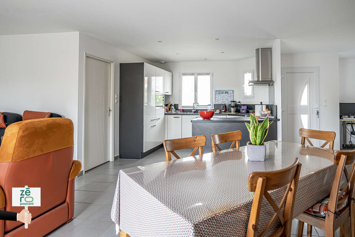 Maison à SAINT-VINCENT-SUR-JARD