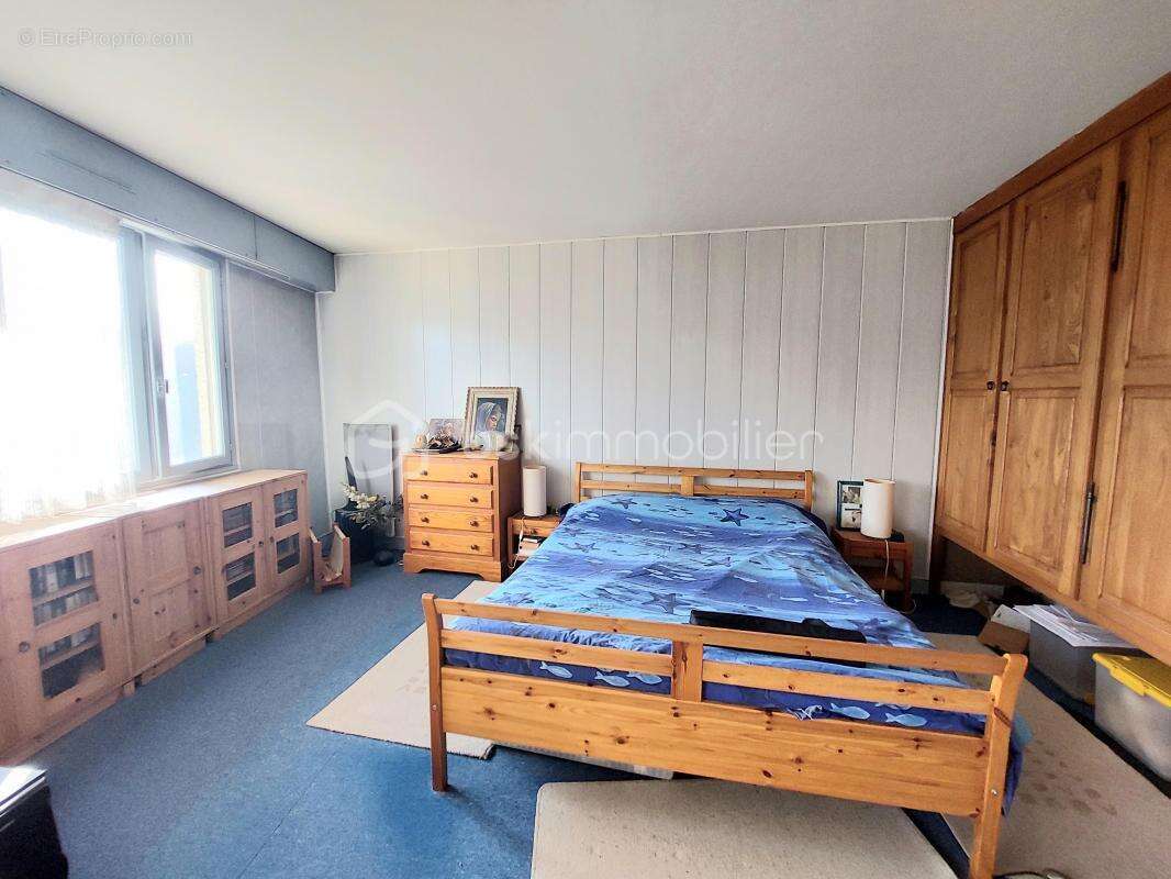 Appartement à VAUJOURS