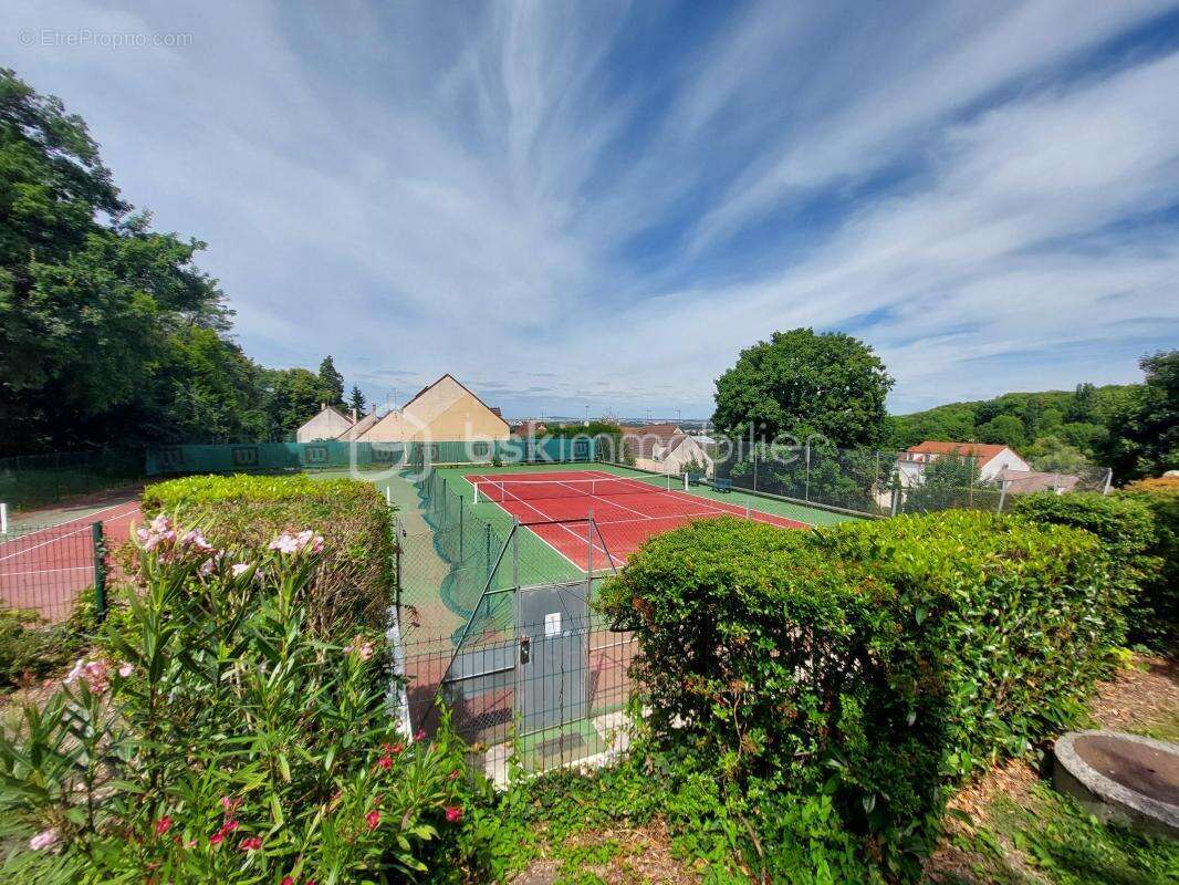 Appartement à VAUJOURS