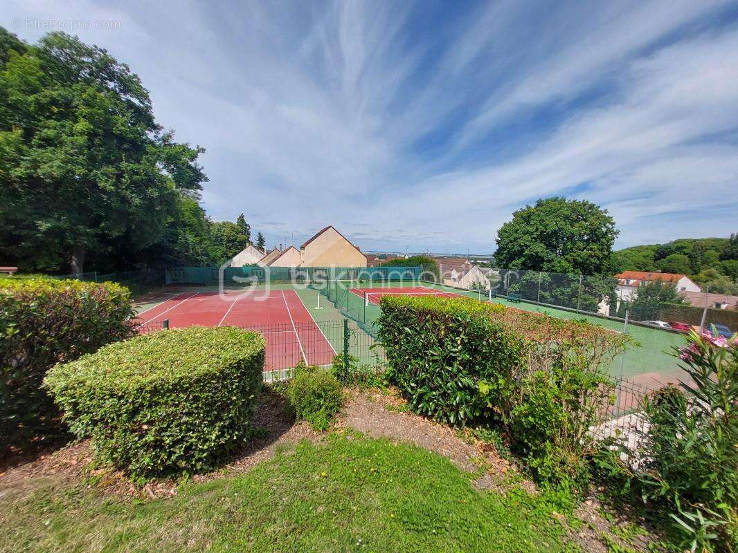 Appartement à VAUJOURS