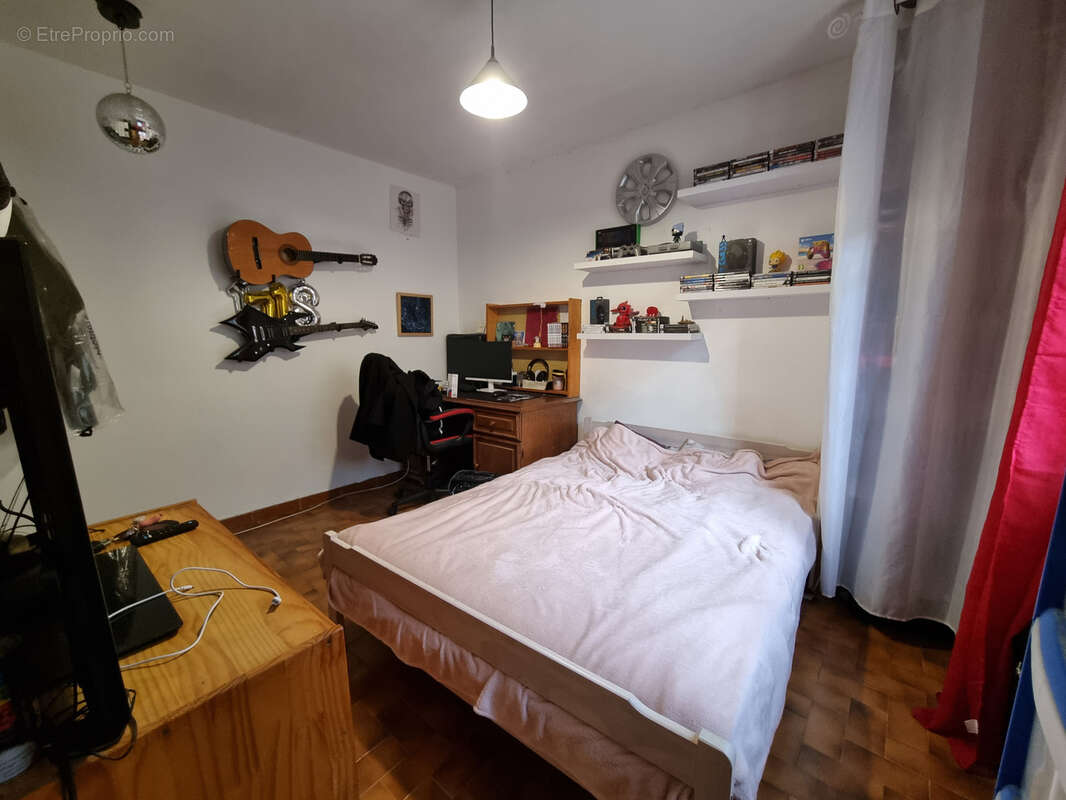 Maison à LA TOUR-SUR-ORB