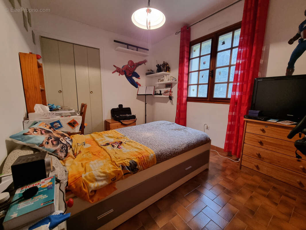 Maison à LA TOUR-SUR-ORB