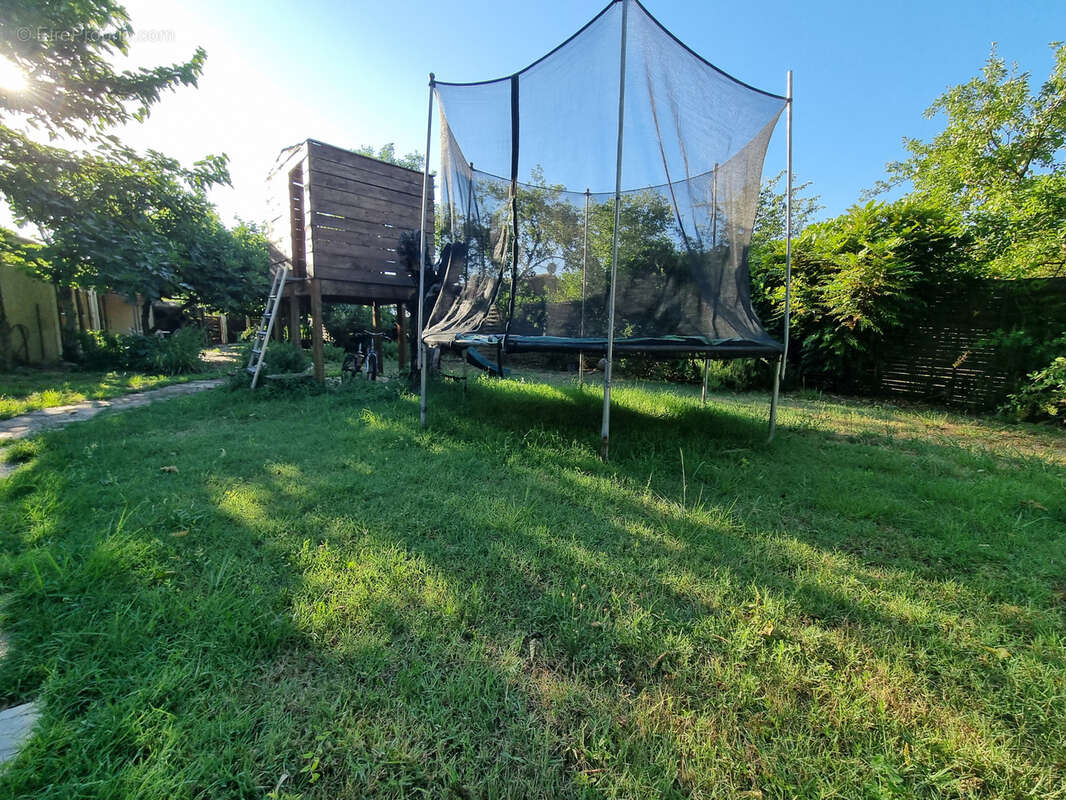 Maison à LA TOUR-SUR-ORB