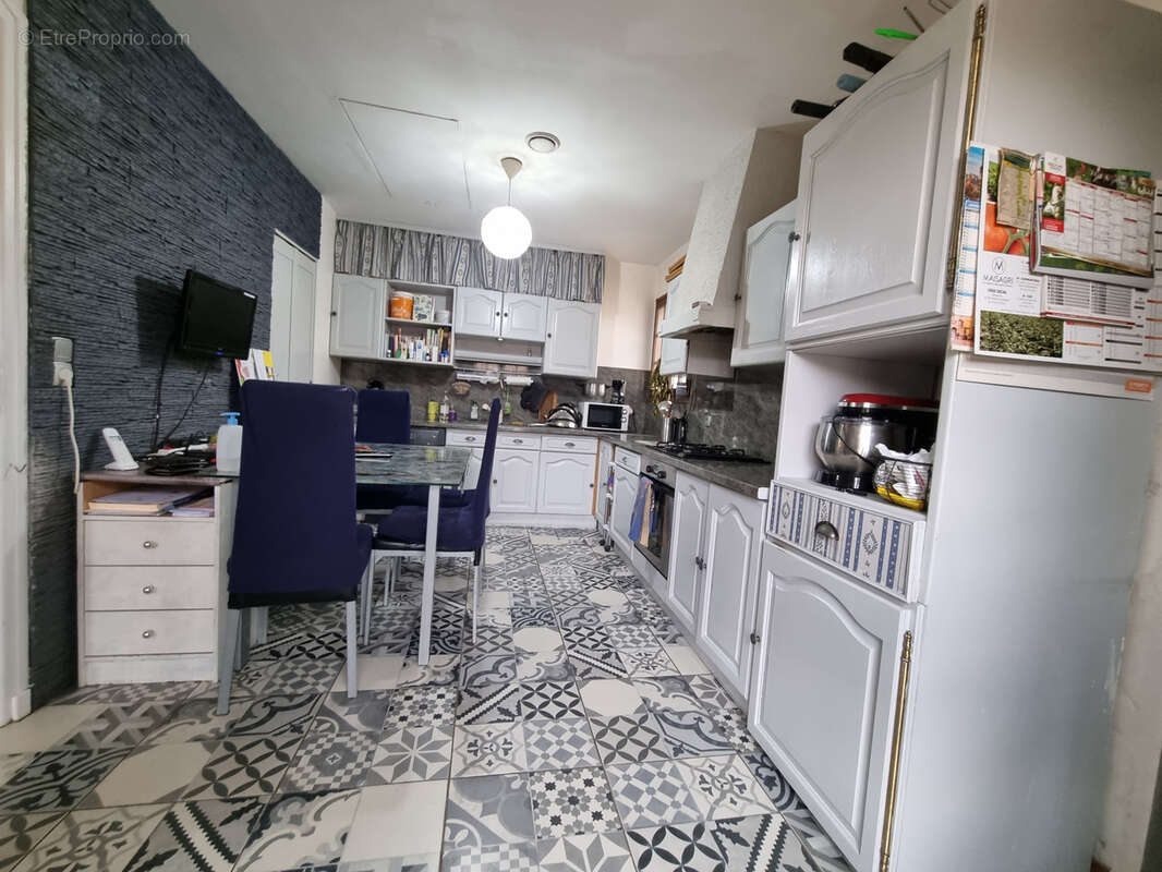 Maison à LA TOUR-SUR-ORB