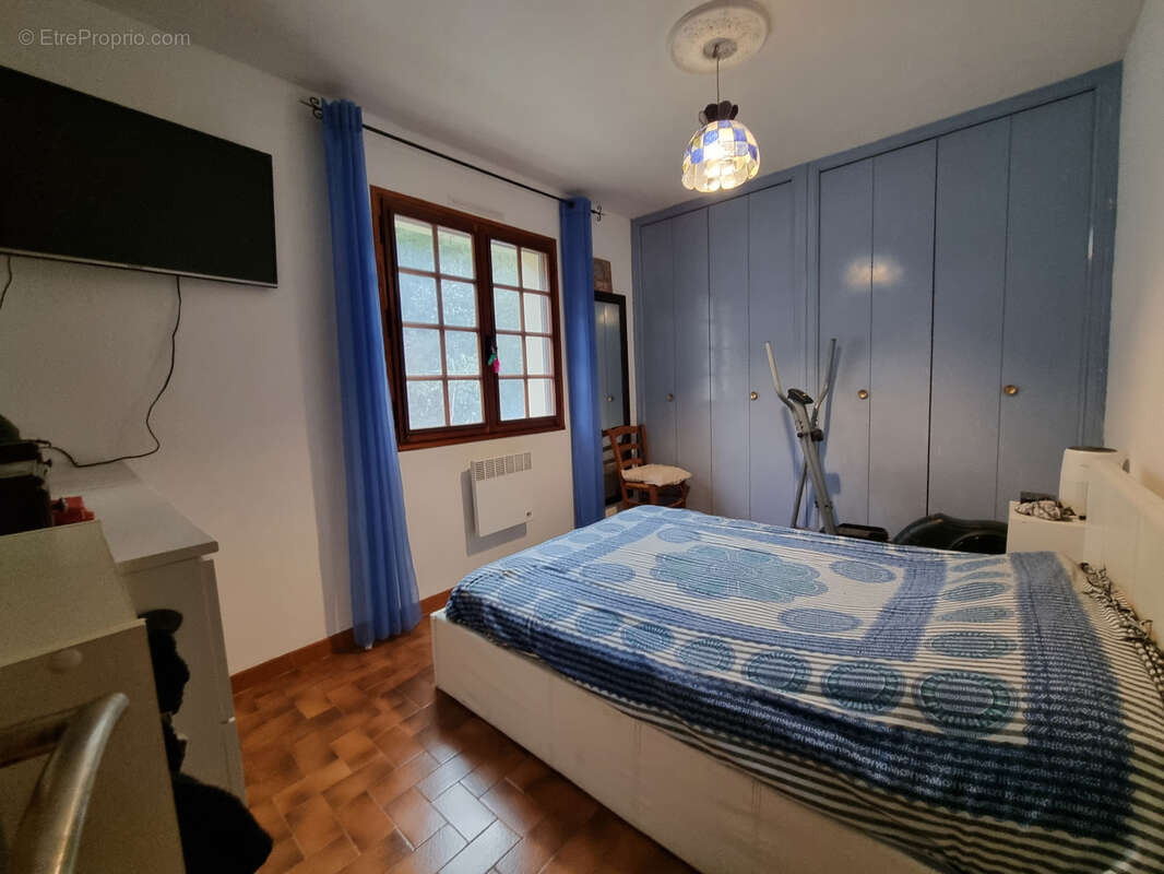 Maison à LA TOUR-SUR-ORB