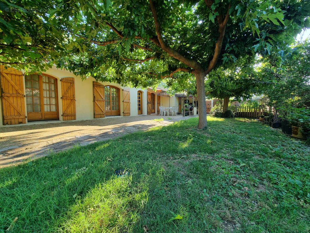 Maison à LA TOUR-SUR-ORB