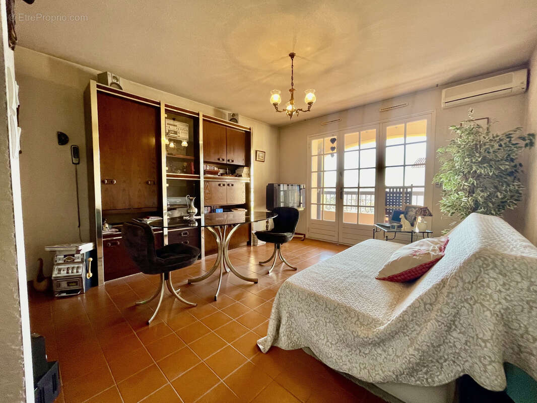 Appartement à SIX-FOURS-LES-PLAGES