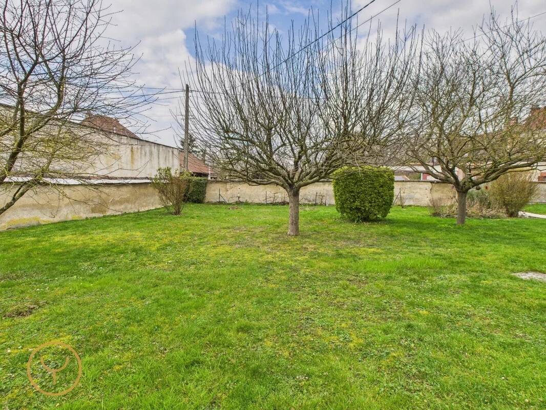 Maison à CHARNY-LE-BACHOT