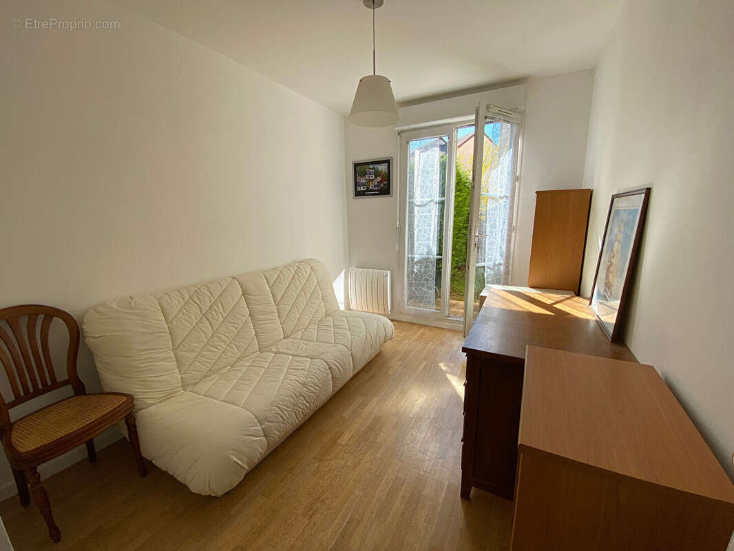 Appartement à LES CLAYES-SOUS-BOIS