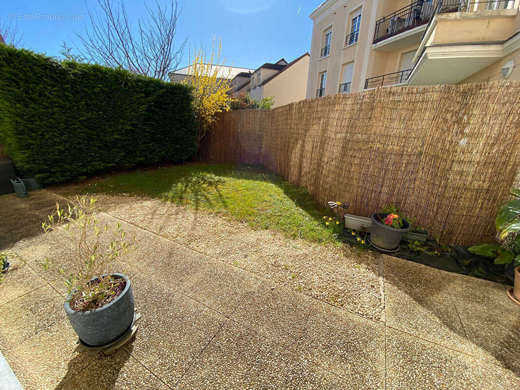 Appartement à LES CLAYES-SOUS-BOIS