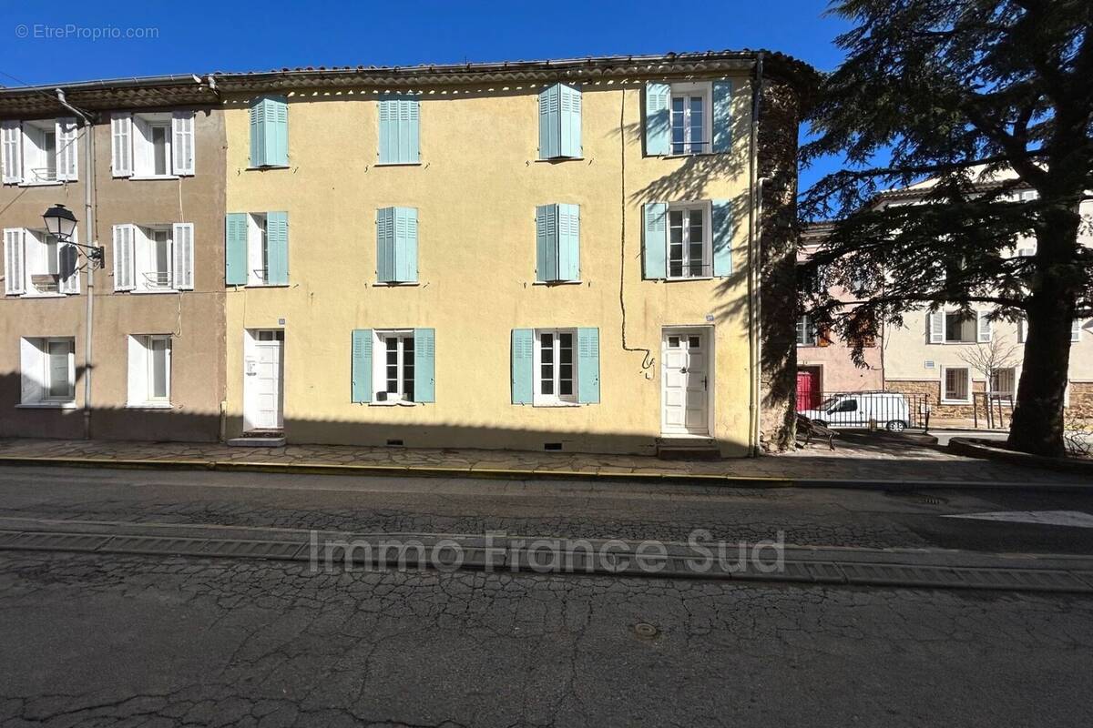 Maison à LA GARDE-FREINET