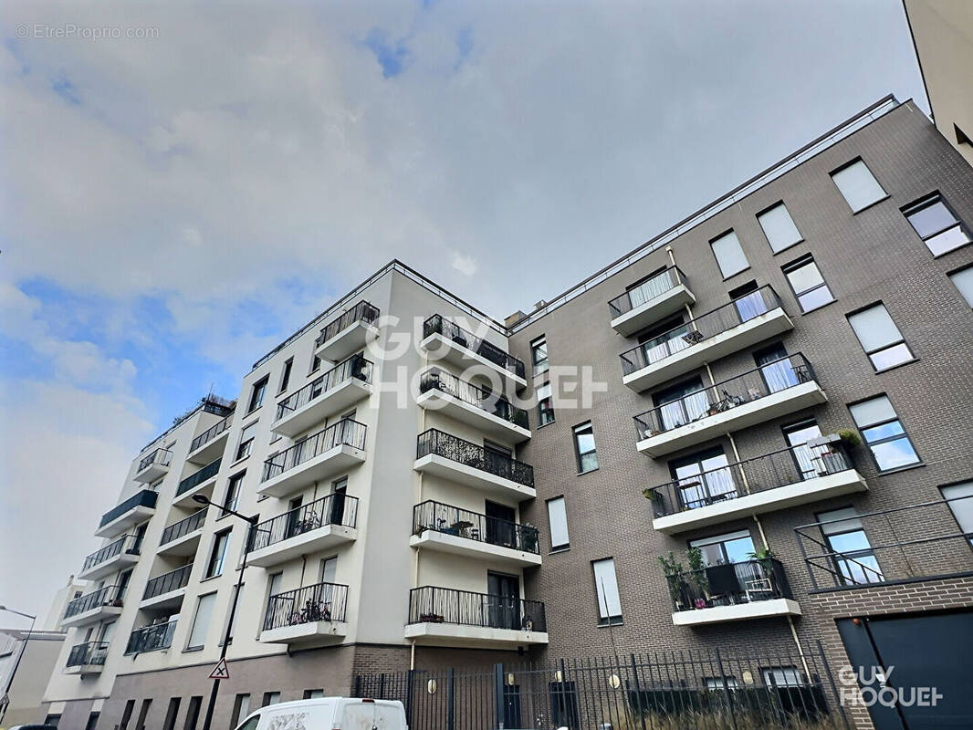 Appartement à AUBERVILLIERS