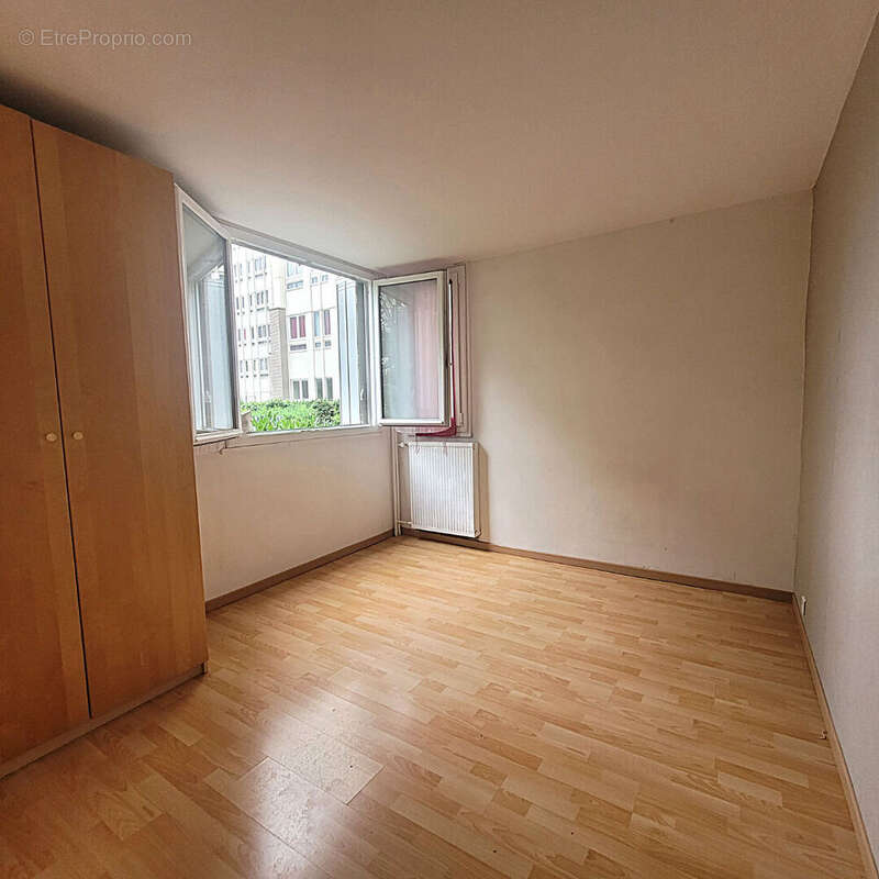 Appartement à LES ULIS