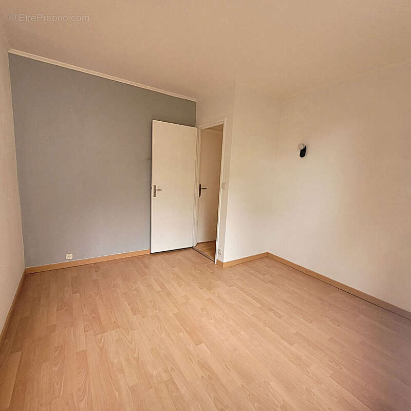 Appartement à LES ULIS