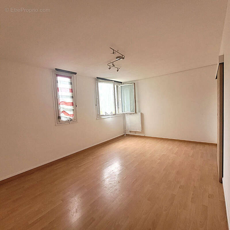 Appartement à LES ULIS