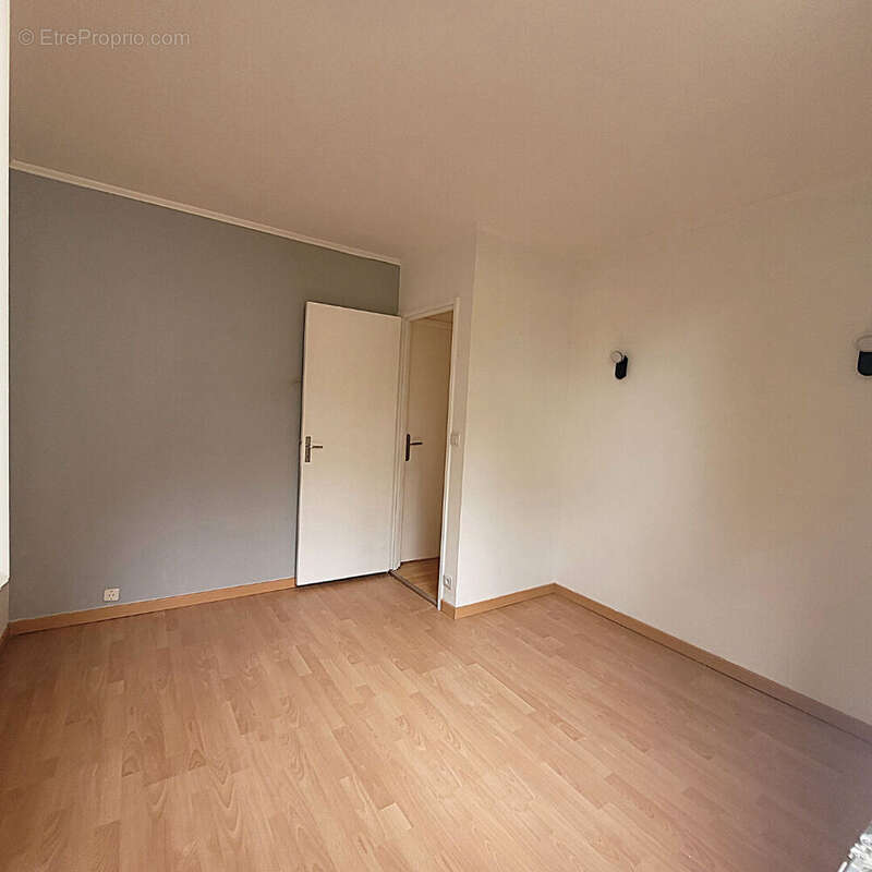 Appartement à LES ULIS