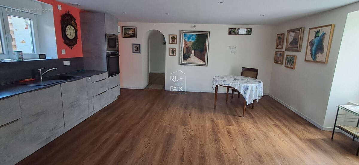 Maison à LENCLOITRE