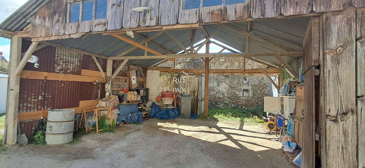 Maison à LENCLOITRE