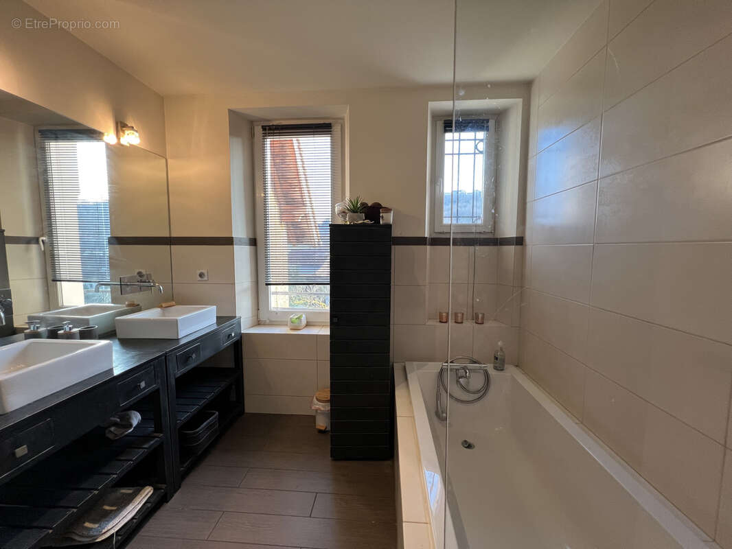 Maison à SAINT-SATUR