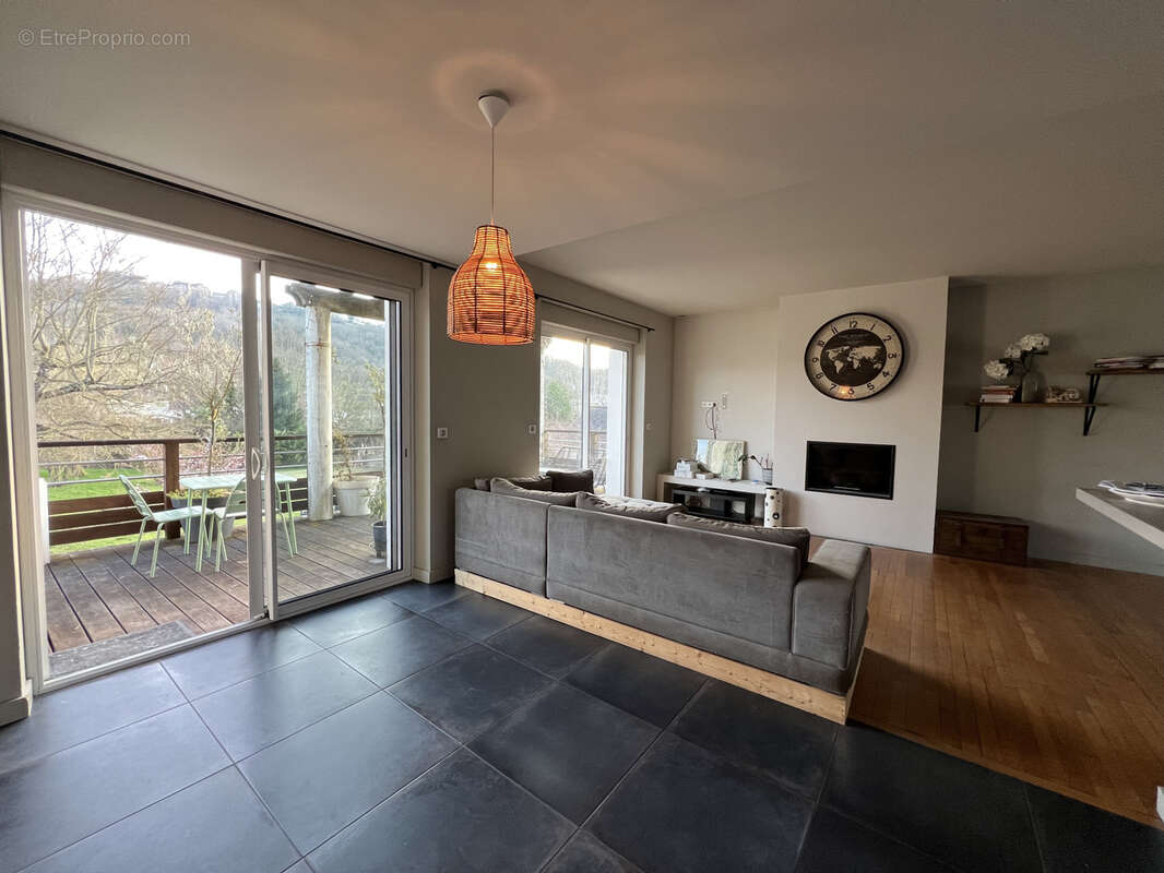 Maison à SAINT-SATUR