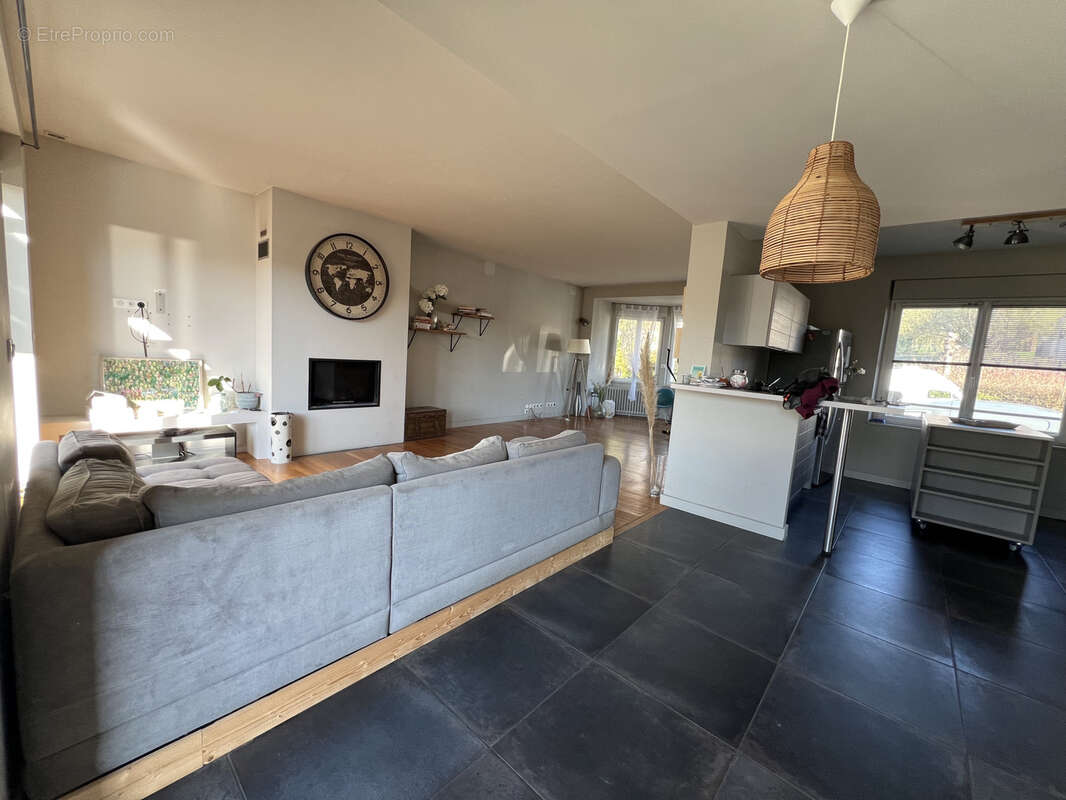 Maison à SAINT-SATUR