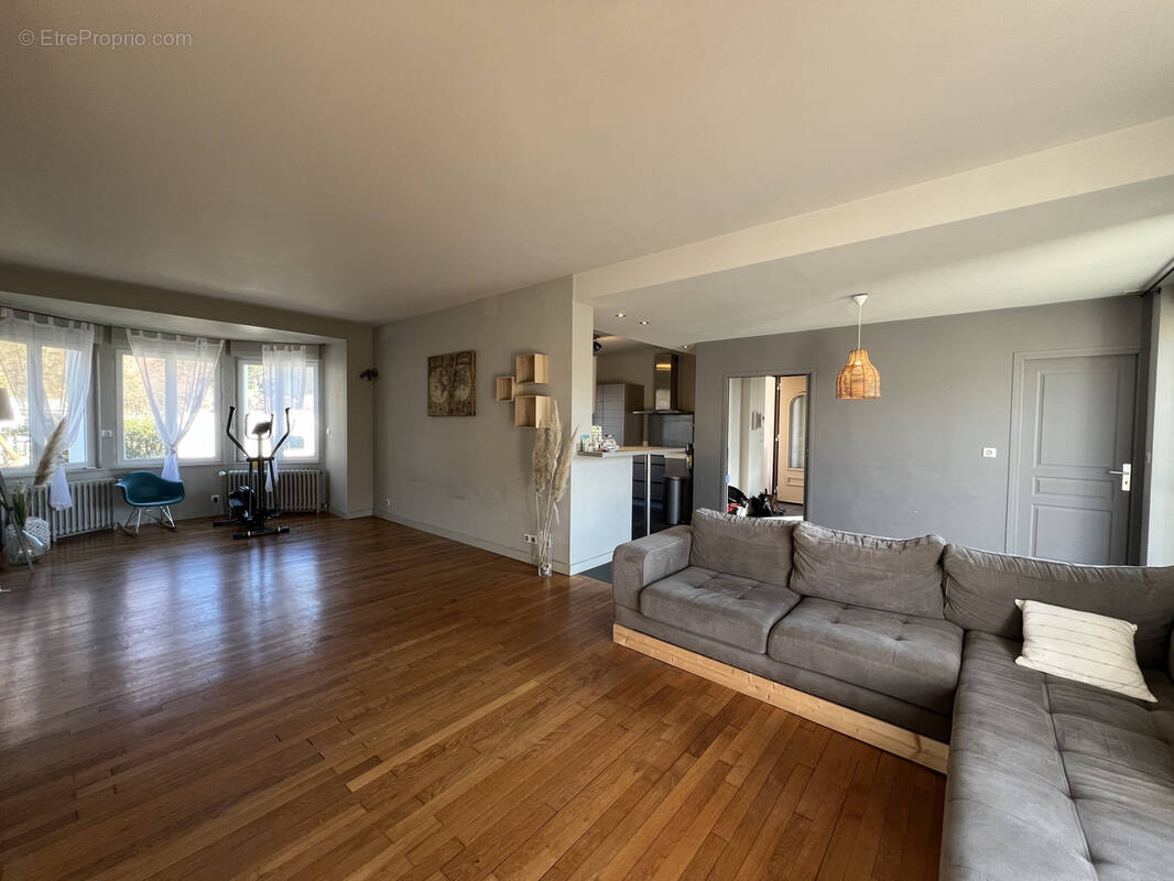 Maison à SAINT-SATUR