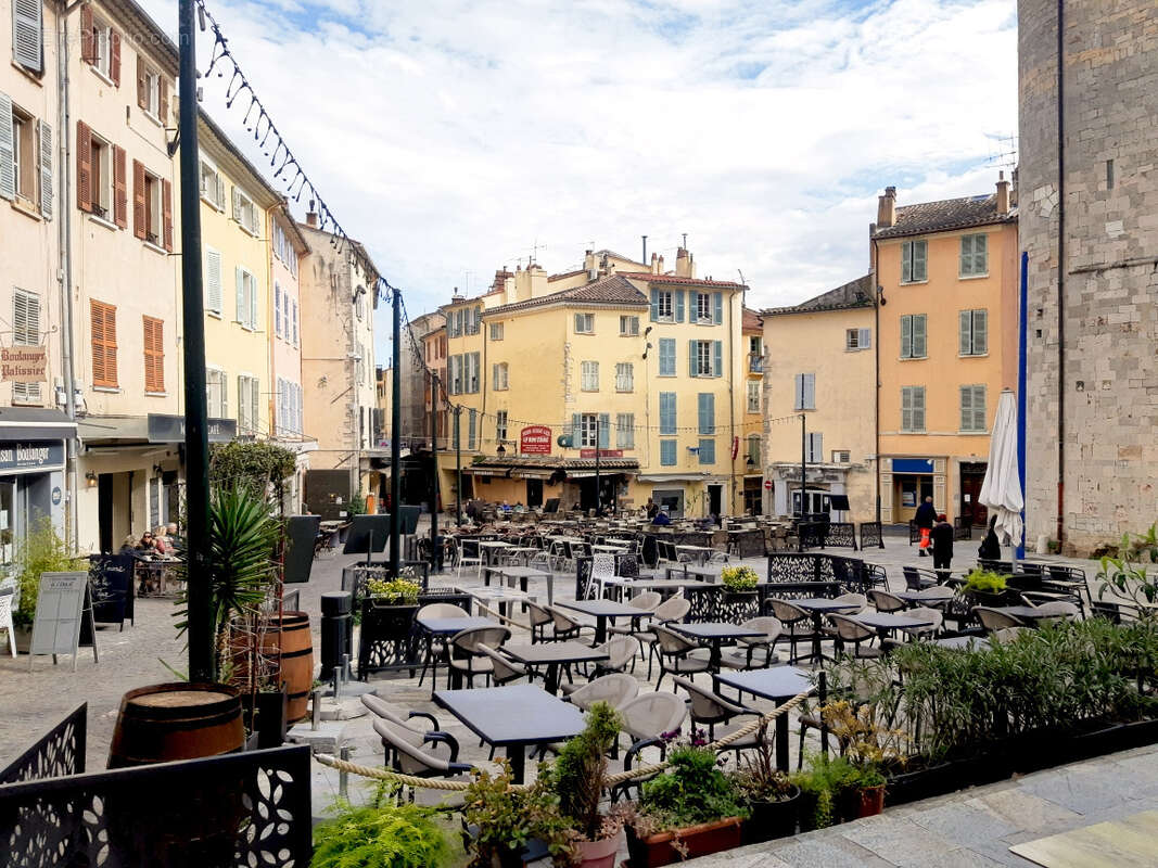 Appartement à HYERES