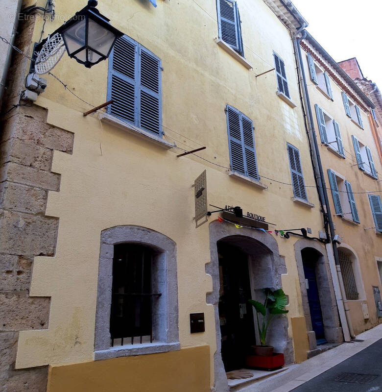 Appartement à HYERES