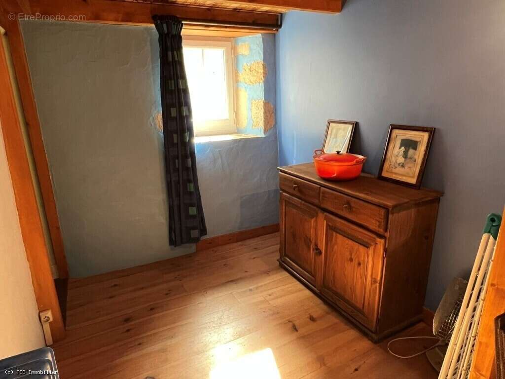 Maison à NANTEUIL-EN-VALLEE