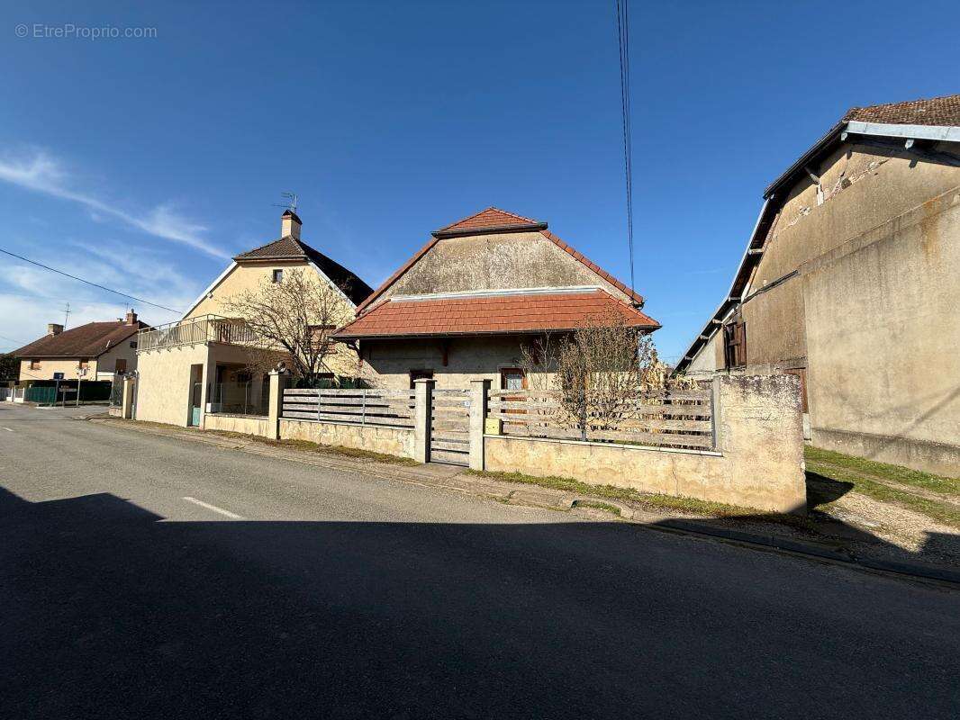 Maison à HEUILLEY-SUR-SAONE