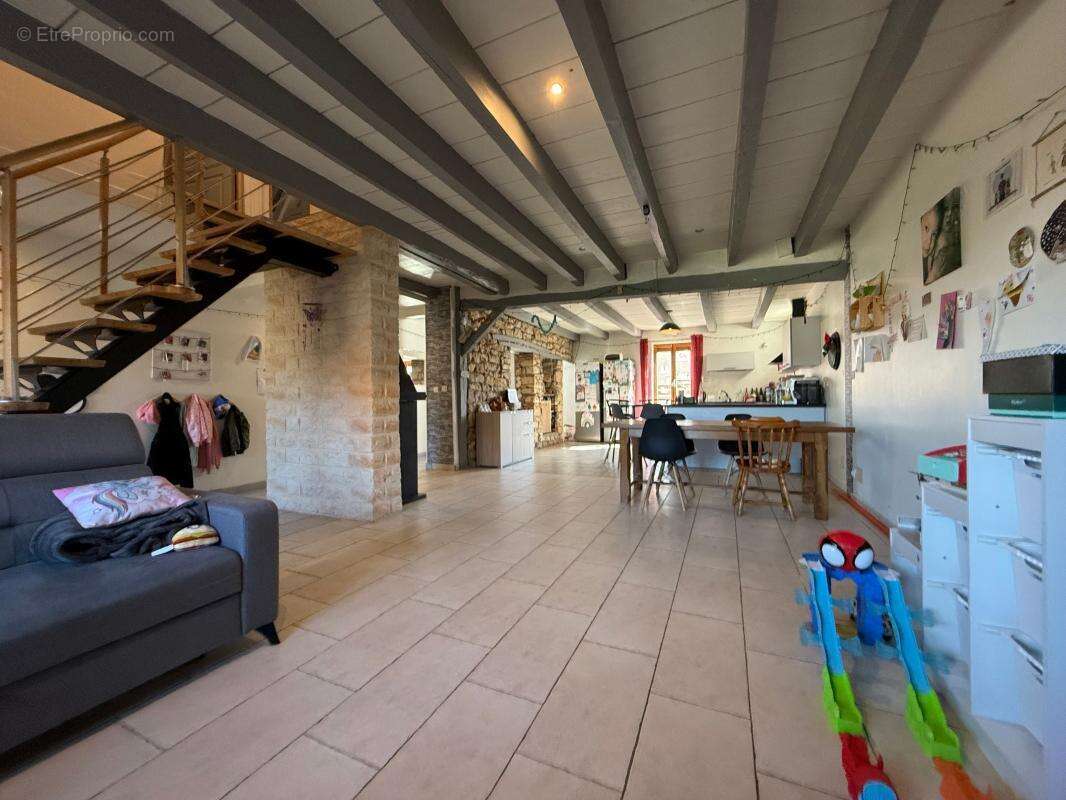 Maison à HEUILLEY-SUR-SAONE