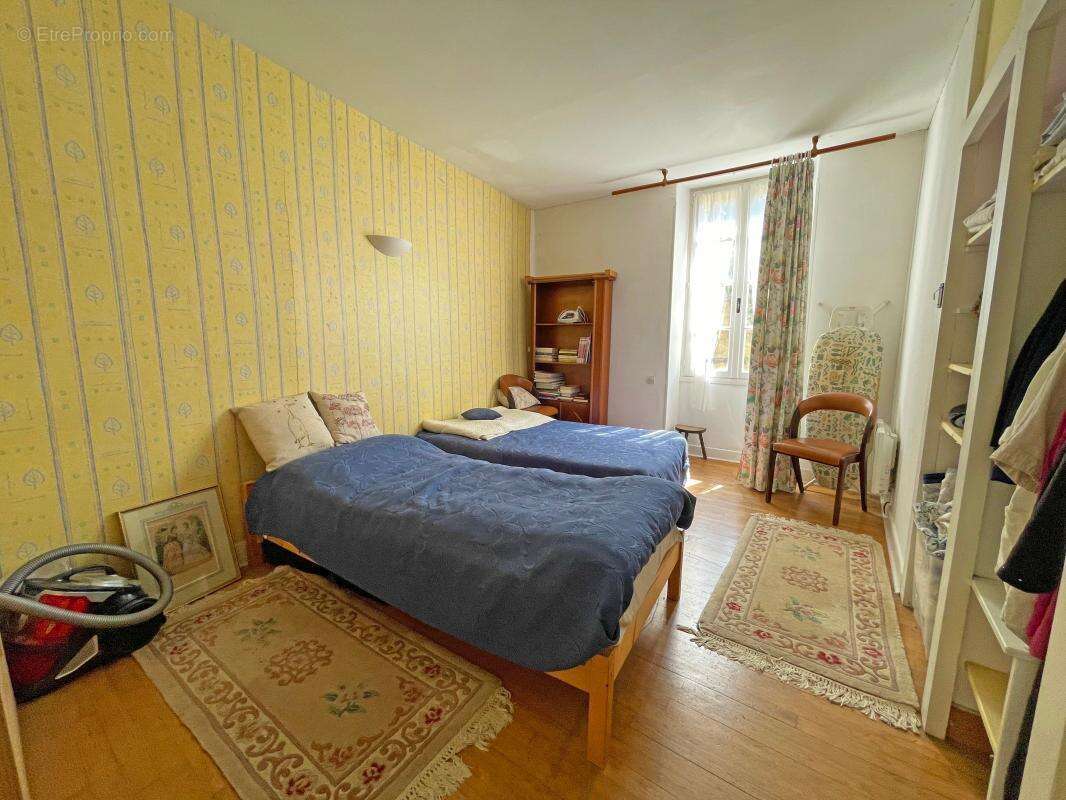 Maison à LE BUISSON-DE-CADOUIN