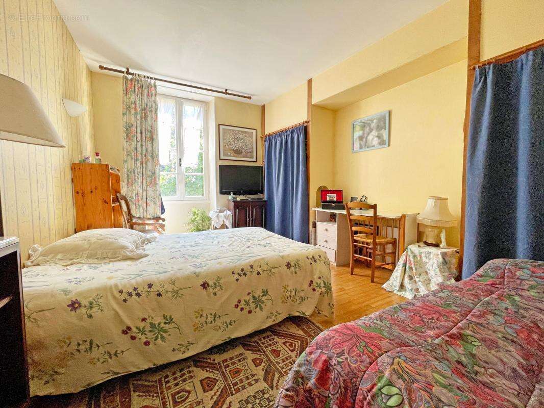 Maison à LE BUISSON-DE-CADOUIN