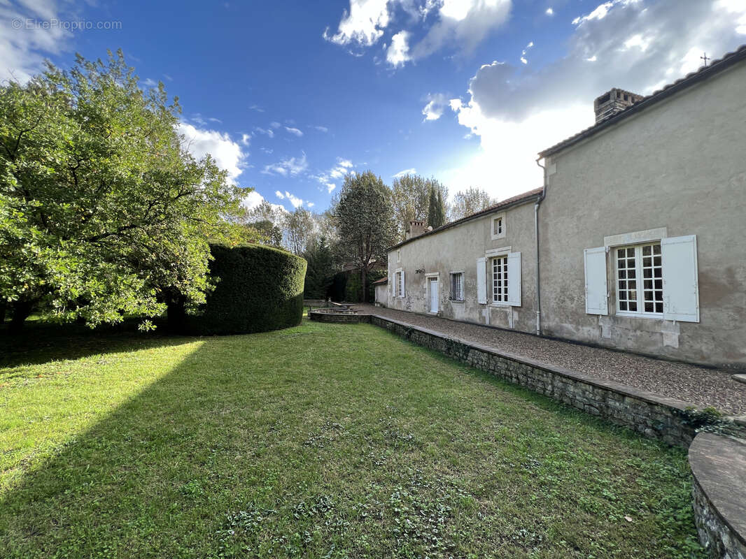 Maison à CHASSENEUIL-DU-POITOU