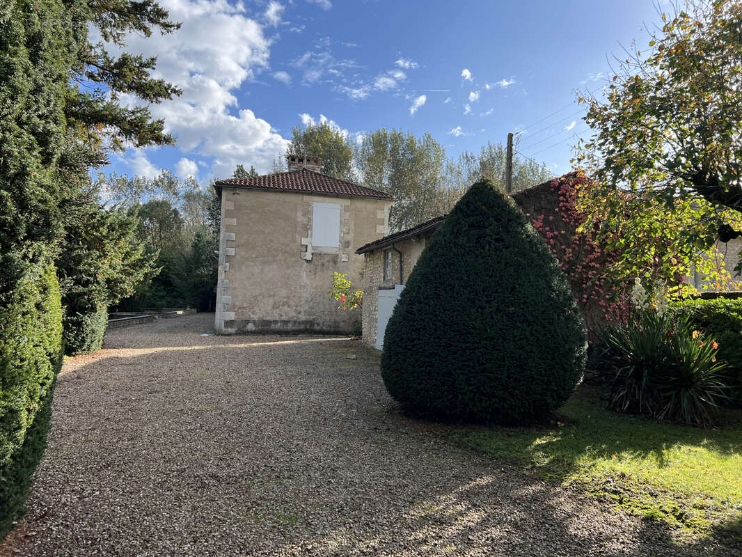 Maison à CHASSENEUIL-DU-POITOU