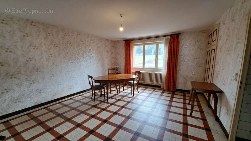 Maison à NOIDANS-LE-FERROUX