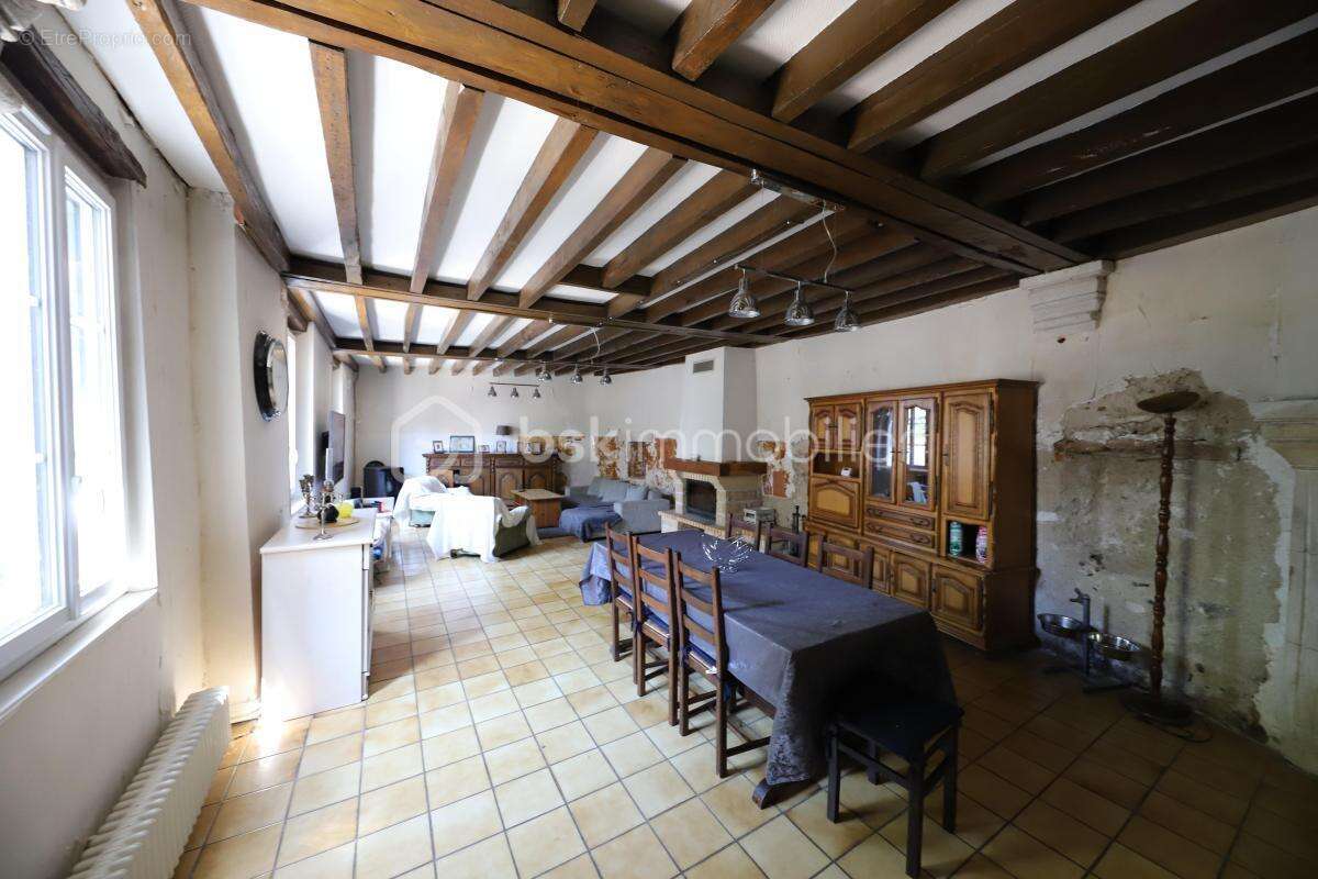 Maison à NOGENT-SUR-VERNISSON