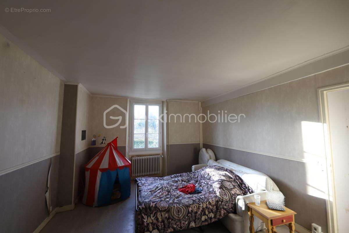 Maison à NOGENT-SUR-VERNISSON