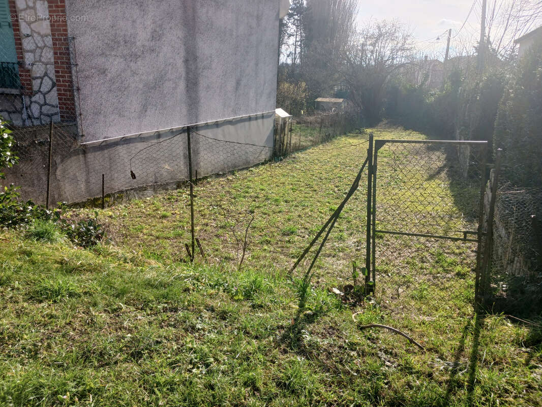 Terrain à BEAUNE-LA-ROLANDE
